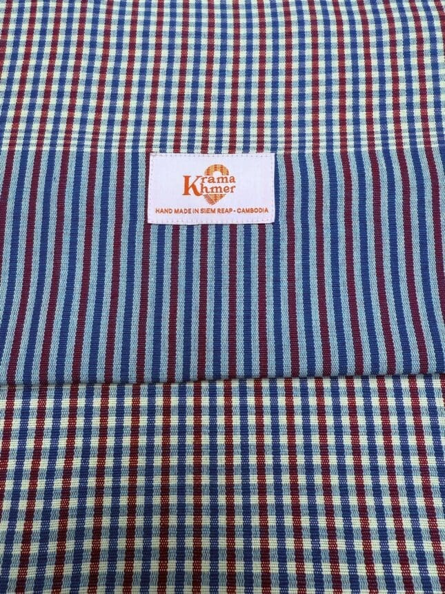 Echarpe foulard coton Krama du Cambodge Phnompenh bleu
